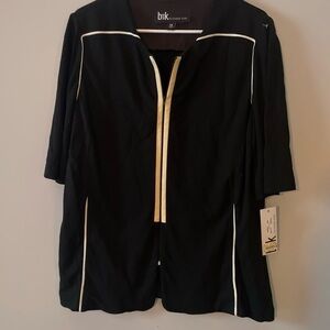 Chic Black and White Zip-Up Blouse by